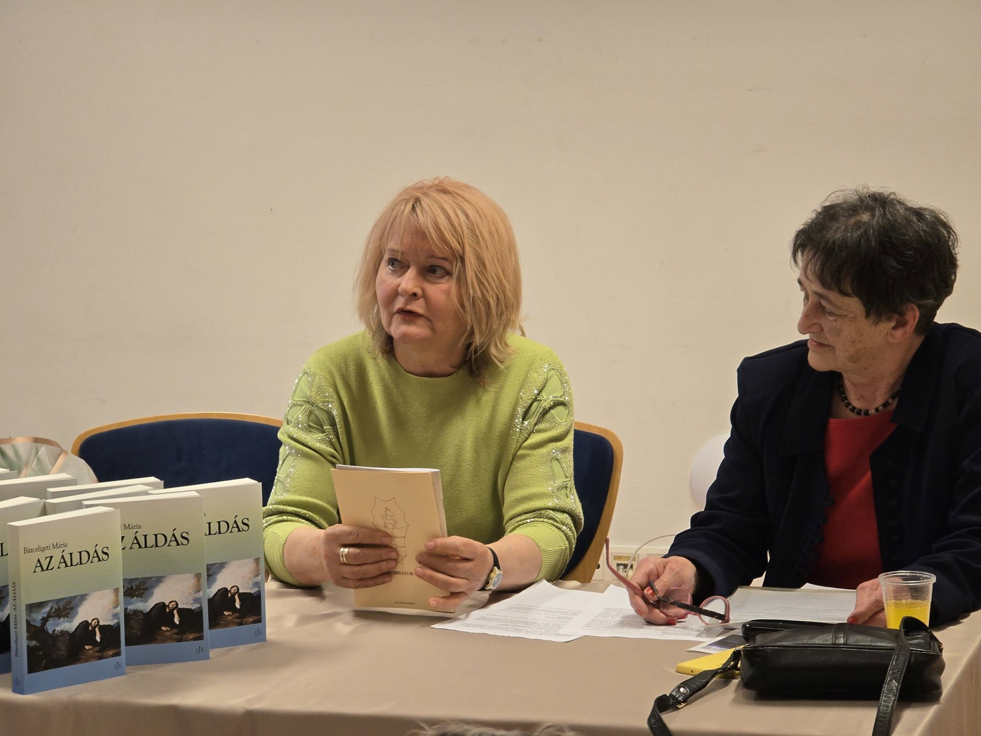 KÖNYVBEMUTATÓ ÉS TALÁLKOZÁS