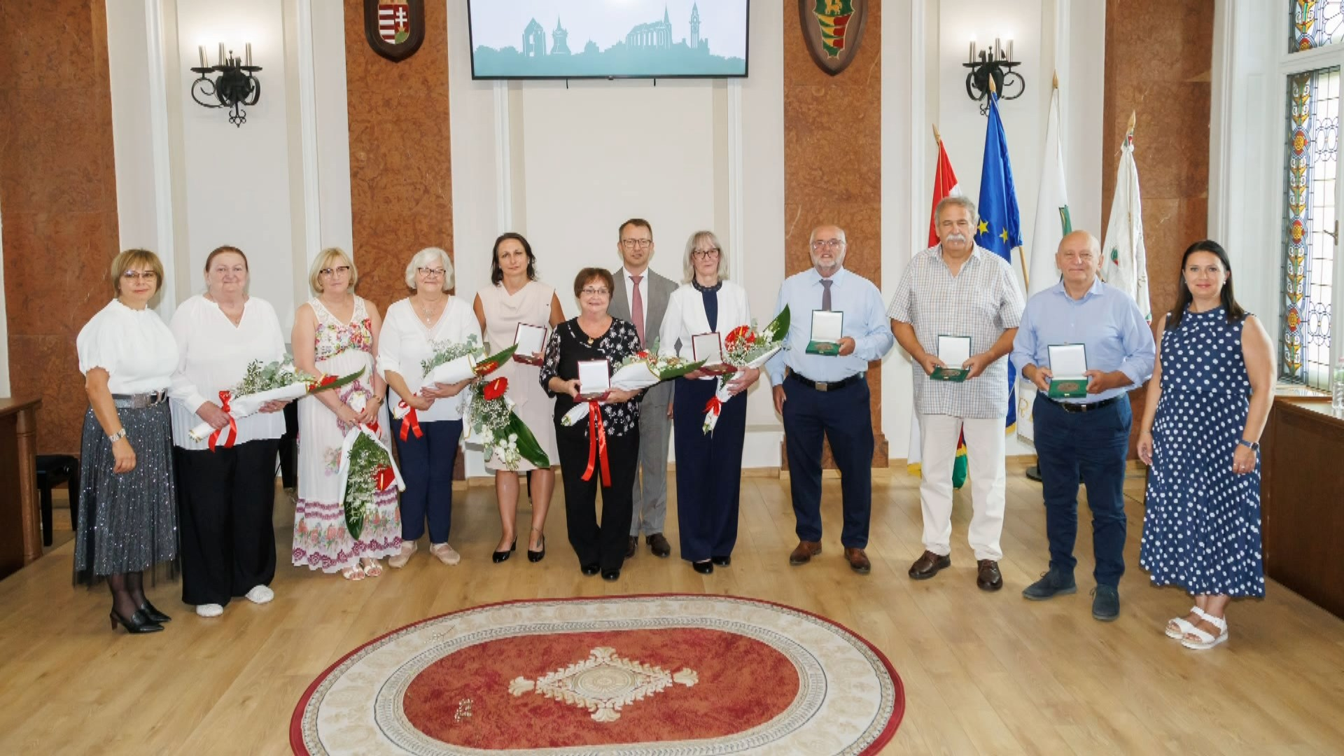 KITÜNTETTÉK A VÁROS JELESEIT