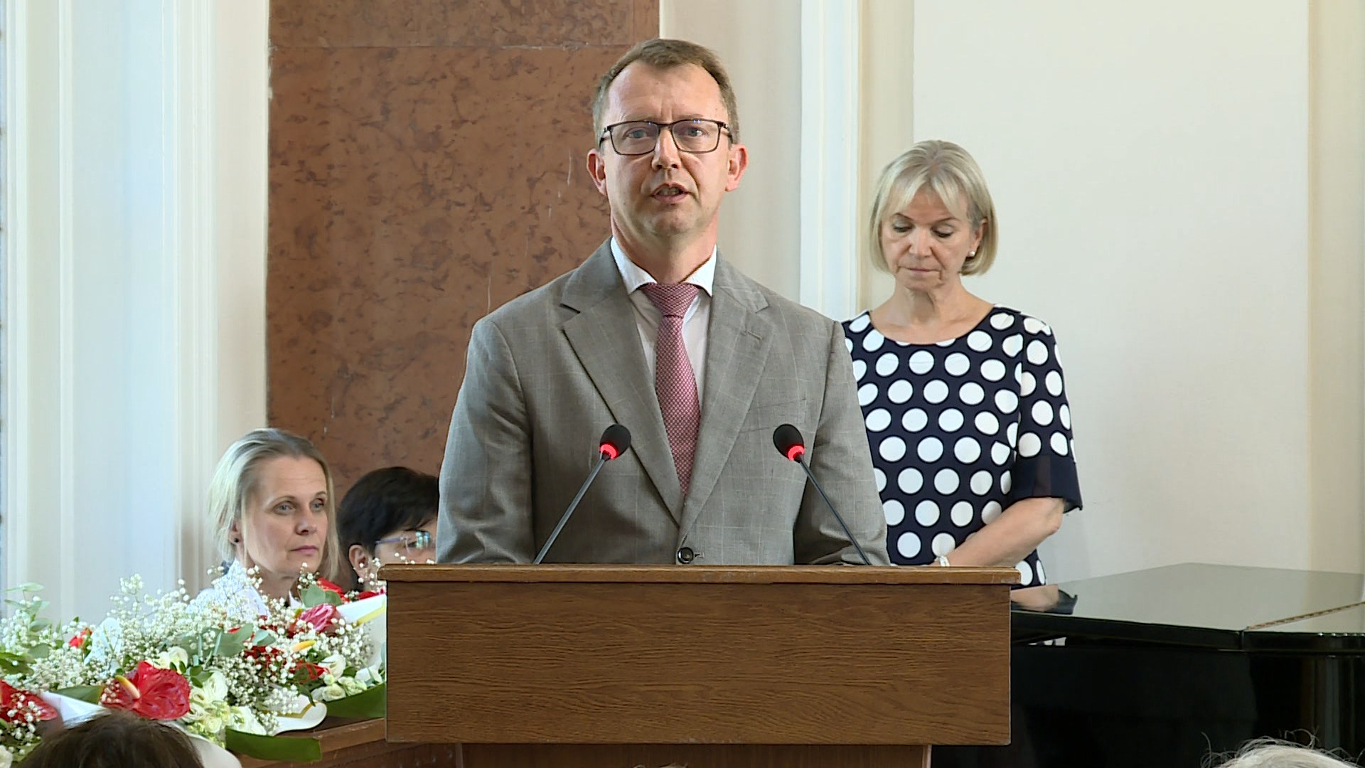  SZENT ISTVÁN ÖRÖKSÉGE – VEZETŐKÉNT GESZTUSOKAT KELL TENNI