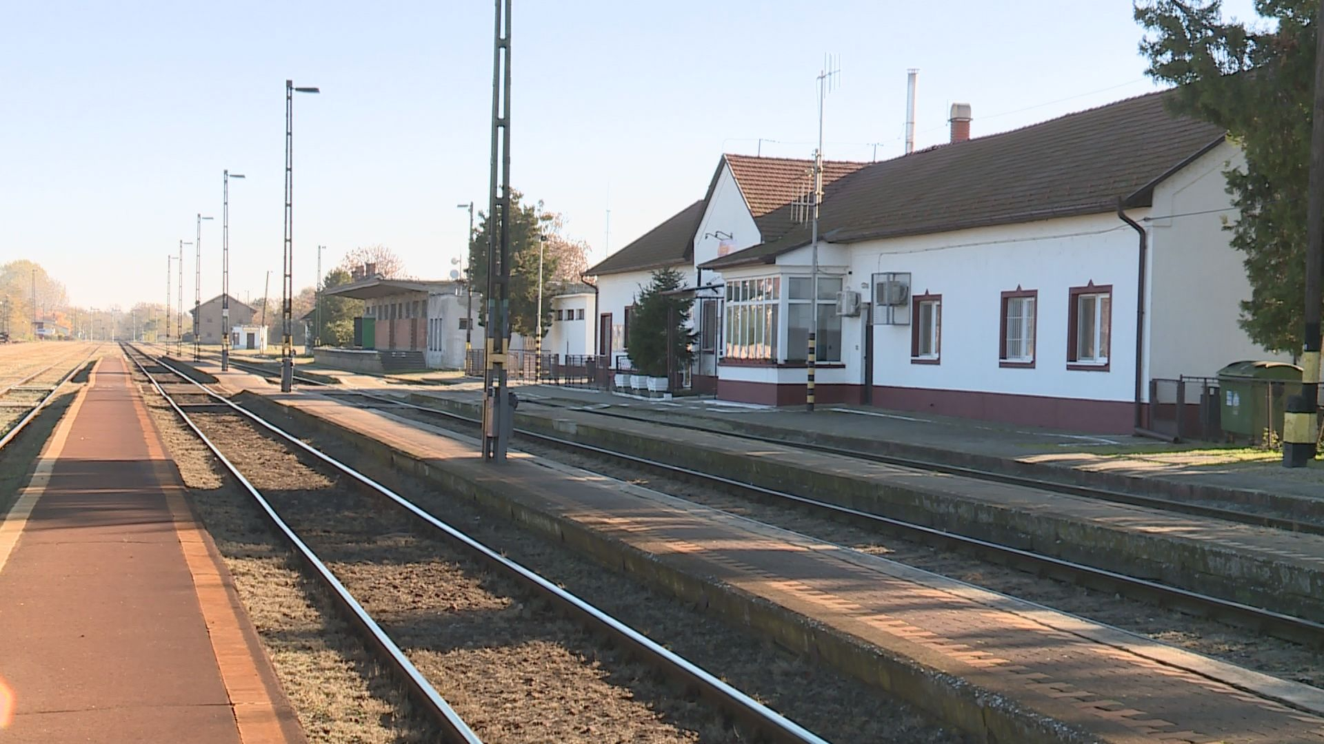 KORSZERŰSÍTIK A TÉRSÉG VASÚTHÁLÓZATÁT ÉS FELÚJÍTJÁK A 471-ES FŐÚTVONALAT