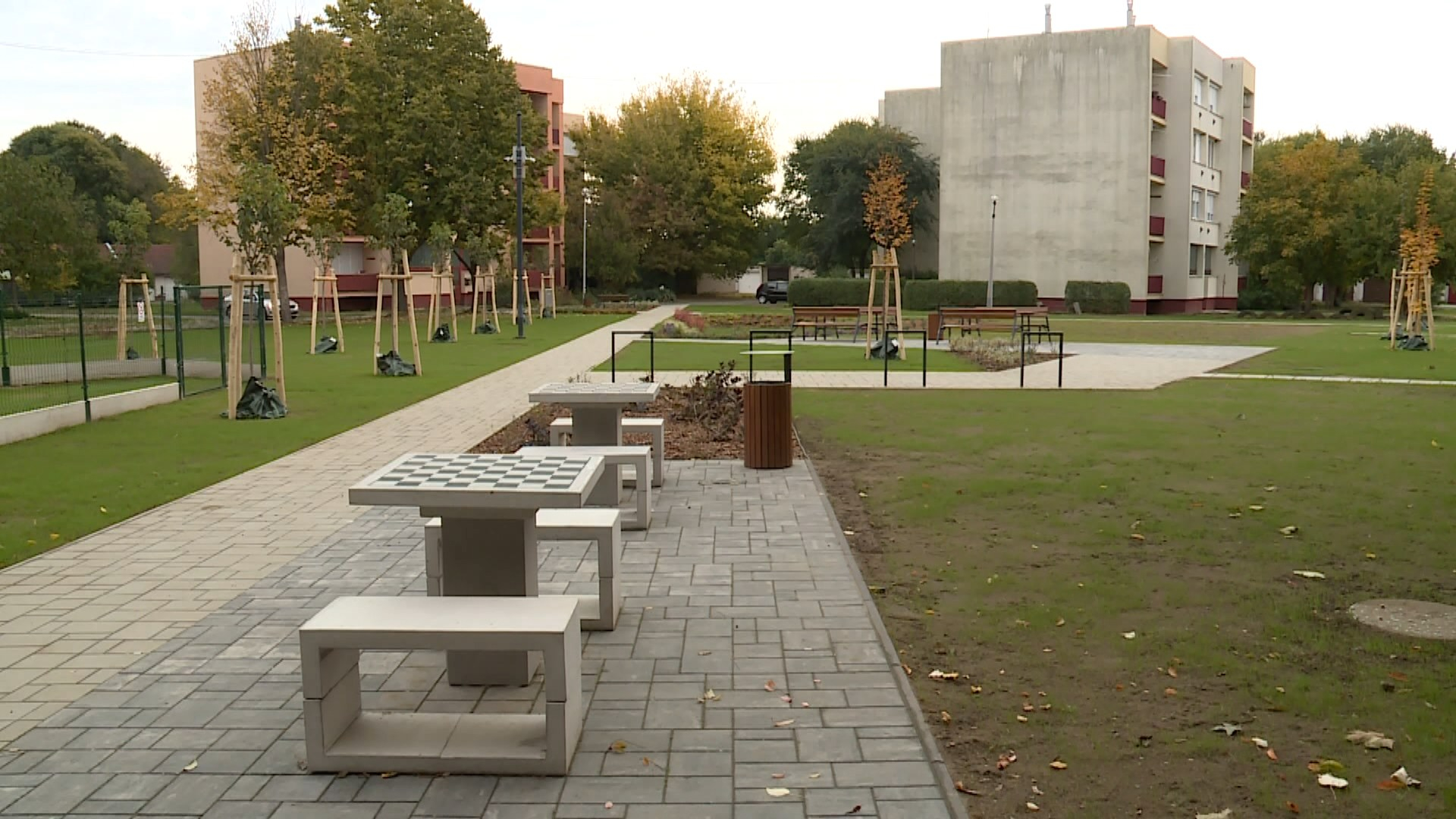 FELAVATTÁK A MUNKÁCSY-FÁY PARKOT